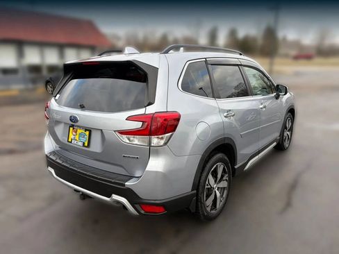 Used 2019 Subaru Forester Touring image 7