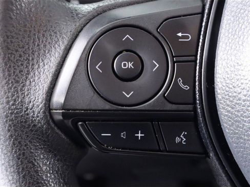 Used 2021 Toyota RAV4 LE image 12