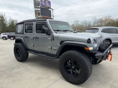 Used 2019 Jeep Wrangler Unlimited Sport image 34