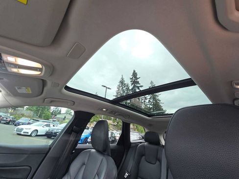 Used 2023 Volvo XC60 B5 Plus w/ Climate Package AWD/4WD image 23