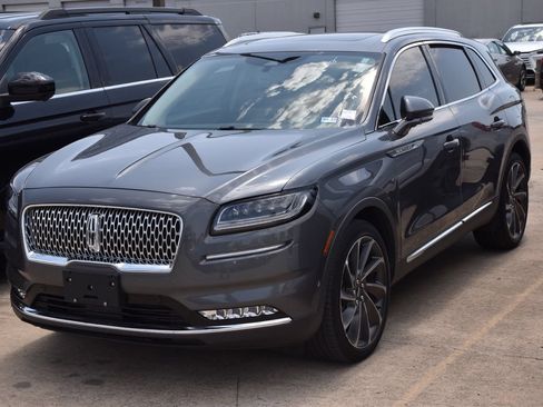 Used 2023 Lincoln Nautilus Reserve w/ Equipment Group 202A AWD/4WD image 2
