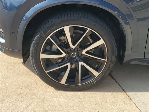 Used 2023 Volvo XC90 B5 Plus w/ Protection Package Premier image 11