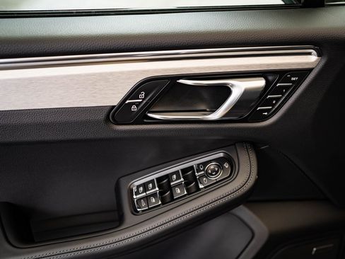 New 2026 Porsche Macan Turbo image 25