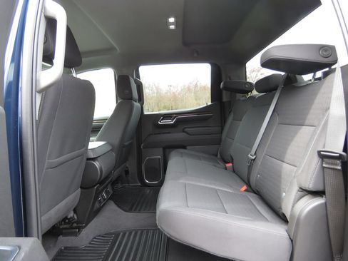 Used 2023 Chevrolet Silverado 1500 LT AWD/4WD image 19