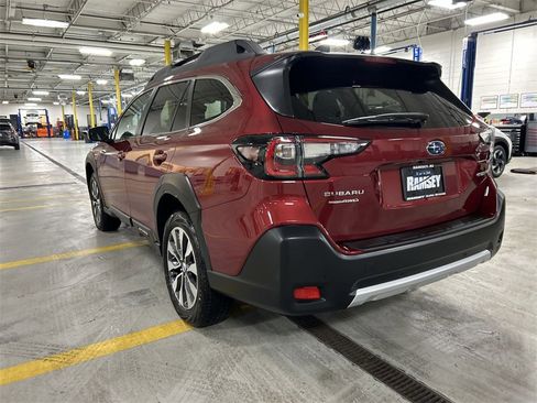 Certified 2025 Subaru Outback Limited image 6