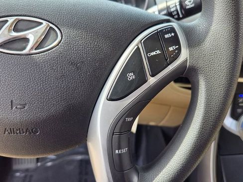 Used 2012 Hyundai Elantra GLS FWD image 24