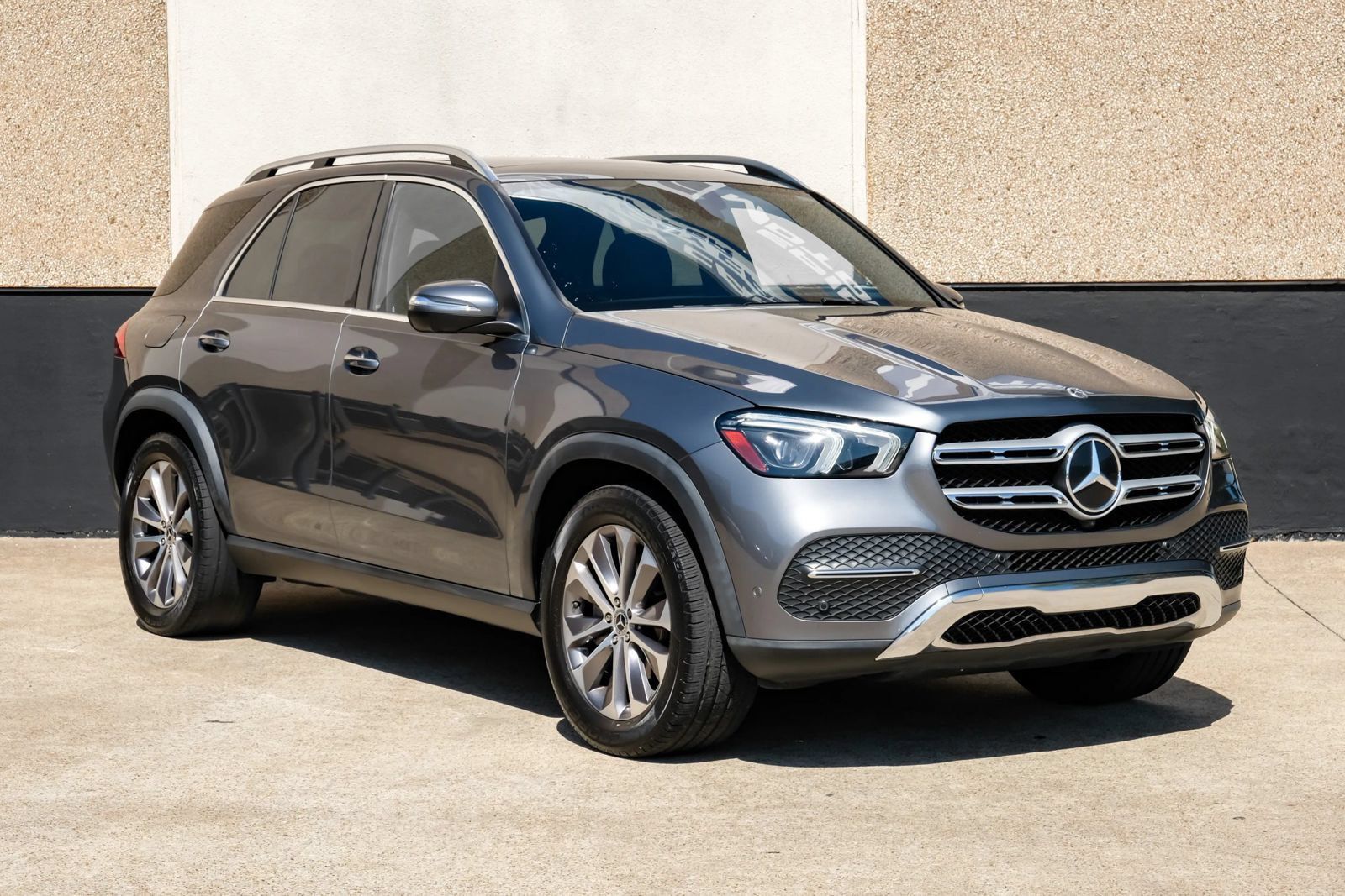 Used 2023 Mercedes-Benz GLE 350 w/ Premium Package image 6