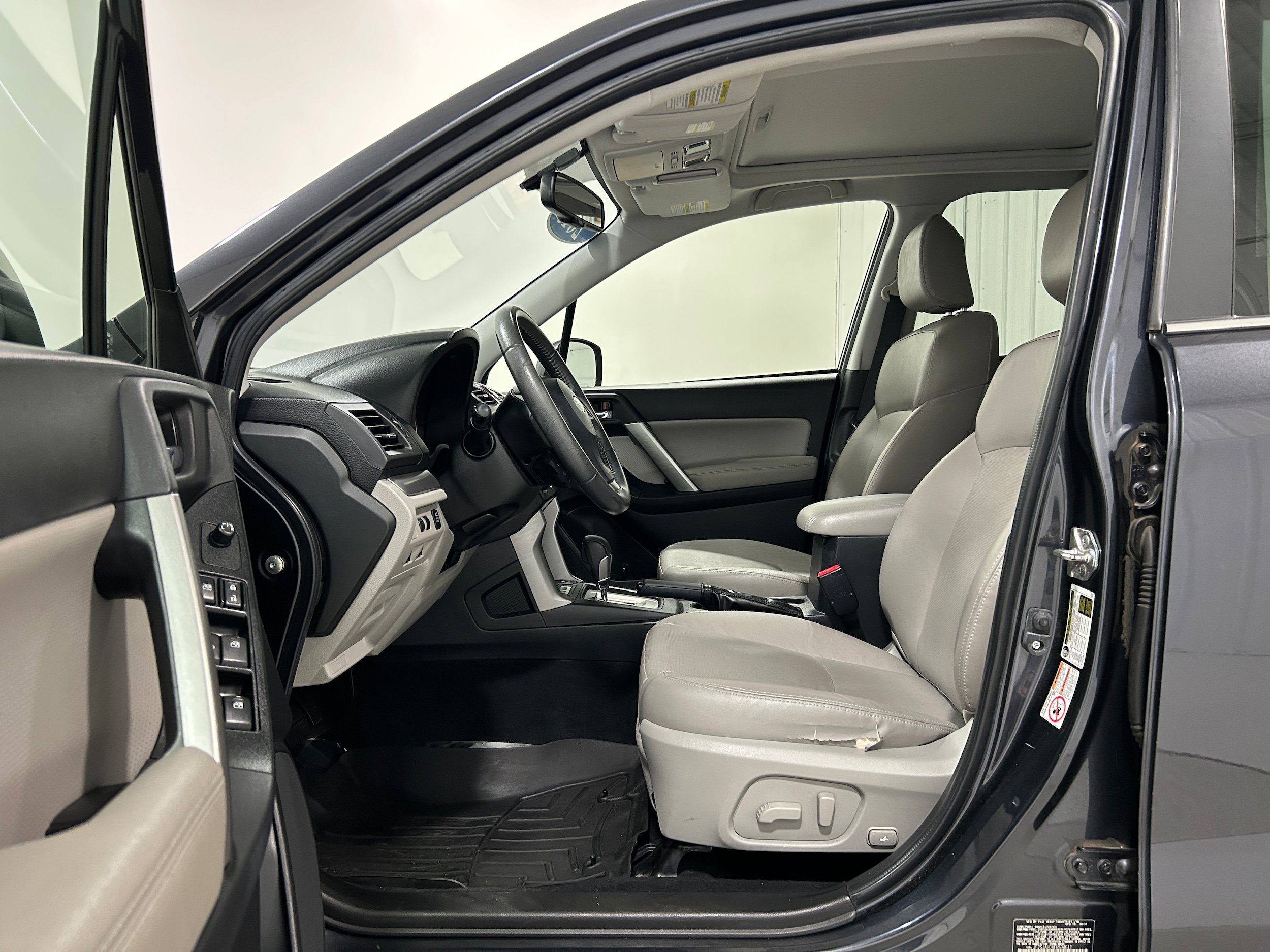 Used 2015 Subaru Forester 2.5i Limited AWD/4WD image 4