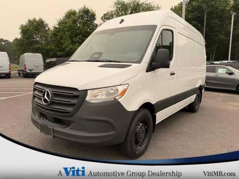 Used 2026 Mercedes-Benz Sprinter 2500 image 4