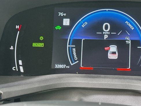 Used 2025 Toyota Camry LE image 19