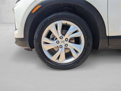 Used 2025 Buick Encore GX Preferred FWD image 22