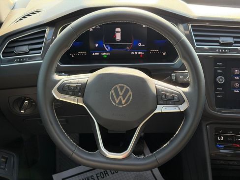Used 2022 Volkswagen Tiguan SE AWD/4WD image 13