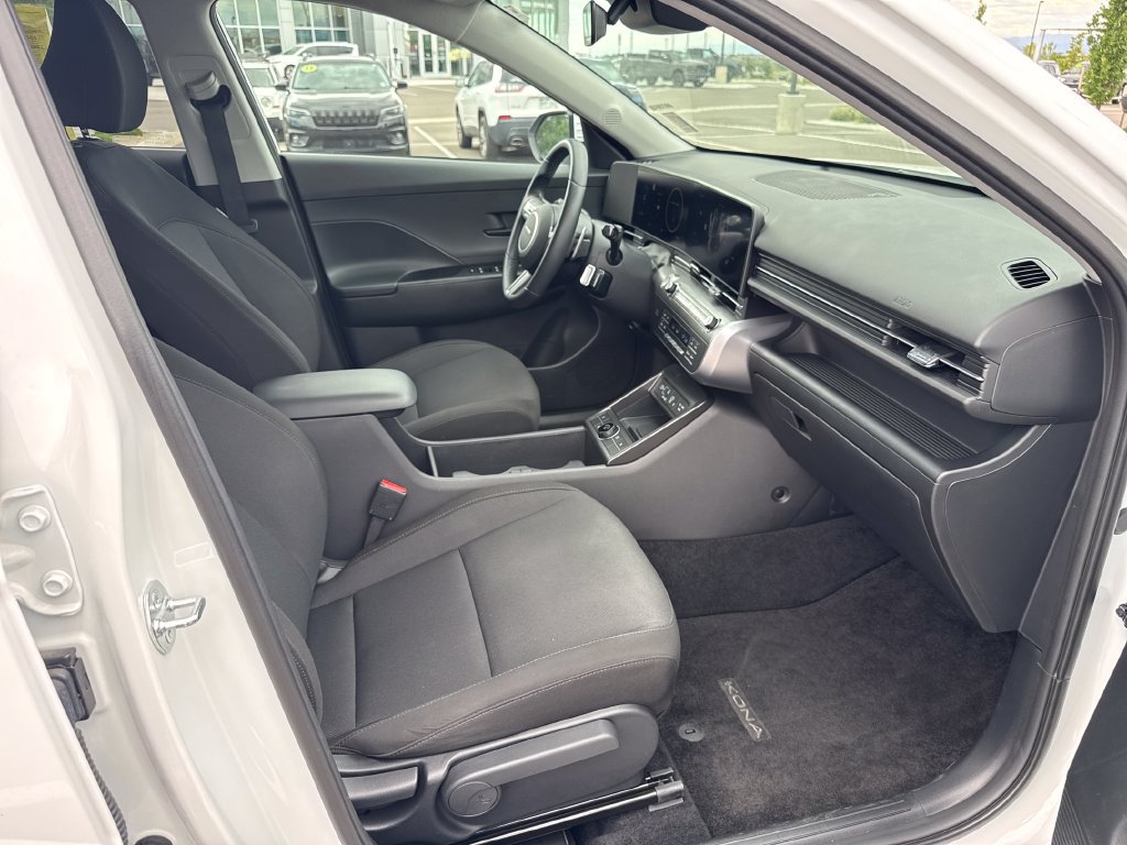 Used 2025 Hyundai Kona SEL AWD/4WD image 28