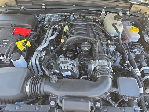 Used 2024 Jeep Wrangler Sport AWD/4WD image 31