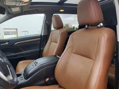Used 2019 Toyota Highlander Limited AWD/4WD image 5