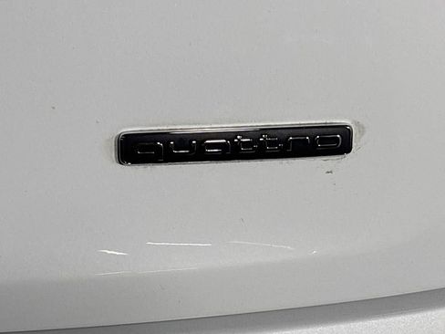 Used 2023 Audi Q5 e Prestige w/ Prestige Package image 25