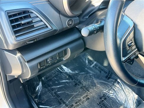 Used 2023 Subaru Crosstrek 2.0i Premium image 10