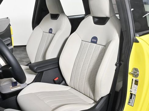 Certified 2025 MINI Cooper S image 25