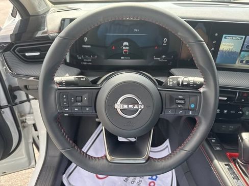 Used 2025 Nissan Kicks SR AWD/4WD image 16