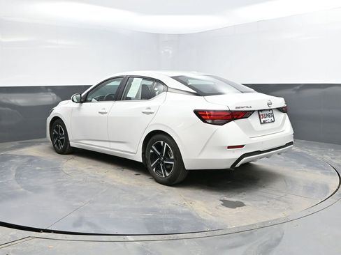 Used 2024 Nissan Sentra SV image 7