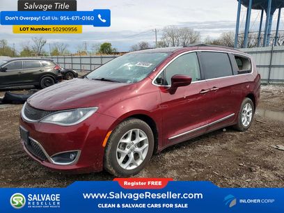 Used 2017 Chrysler Pacifica Touring-L w/ Tire & Wheel Group