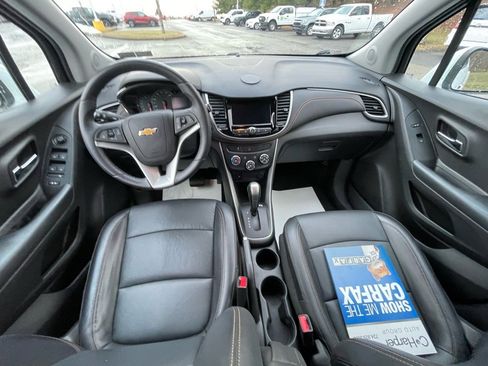 Used 2021 Chevrolet Trax LT w/ Premium Seat Package image 20