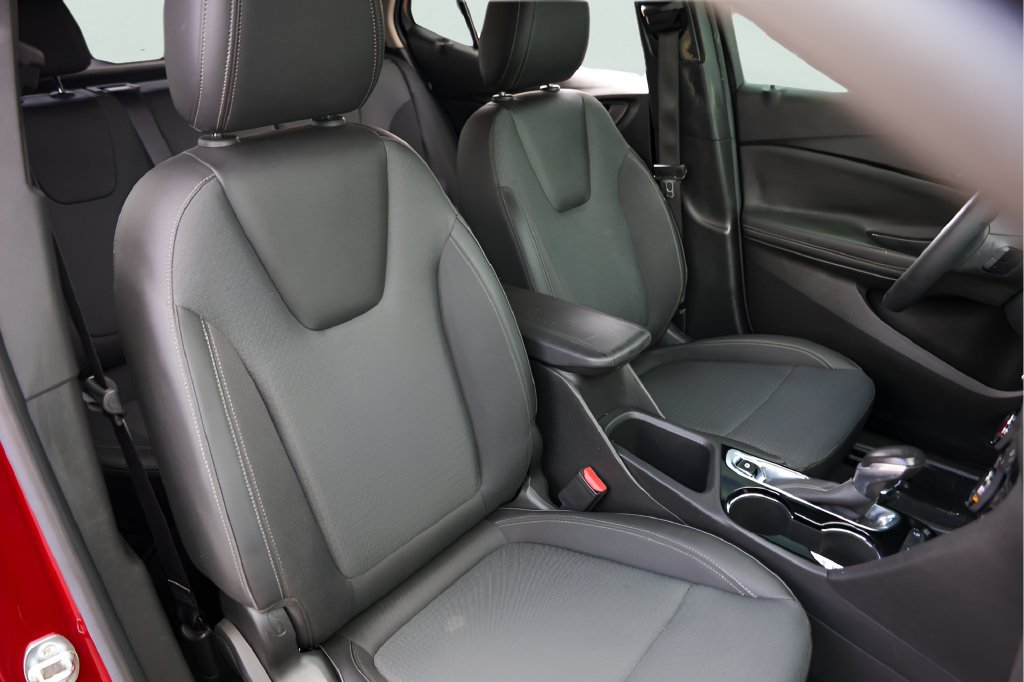 Used 2023 Buick Encore GX Preferred w/ Cold Weather Comfort Package FWD image 29