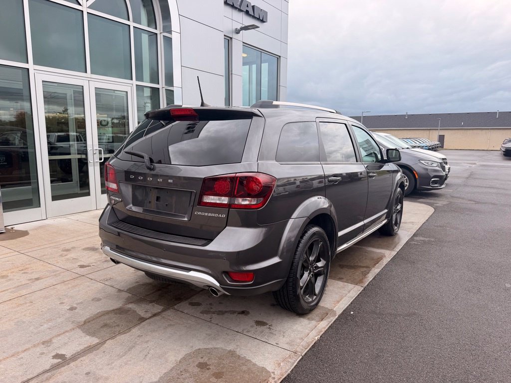 Used 2018 Dodge Journey Crossroad w/ Navigation Group AWD/4WD image 14