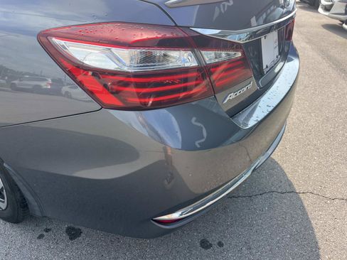 Used 2016 Honda Accord EX image 10