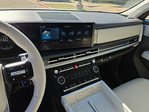 Used 2025 Hyundai Santa Fe SEL image 20