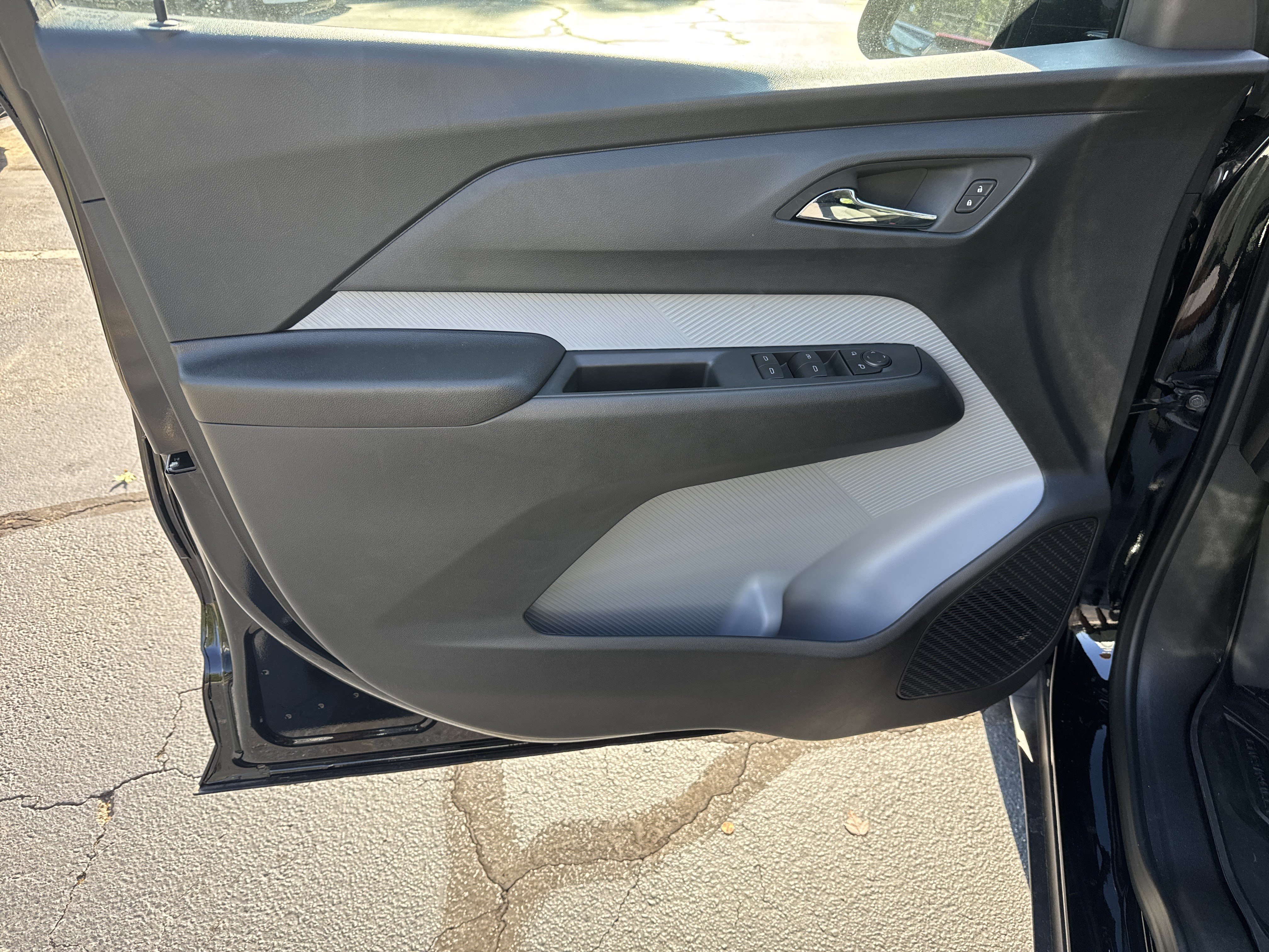New 2027 Chevrolet Bolt LT FWD image 10