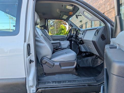 Used 2014 Ford F250 XL w/ Power Equipment Group AWD/4WD image 21