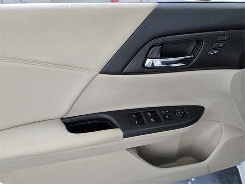 Used 2015 Honda Accord EX-L image 29