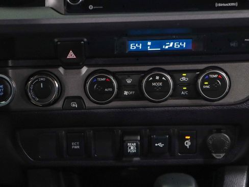 Used 2023 Toyota Tacoma TRD Off-Road image 20