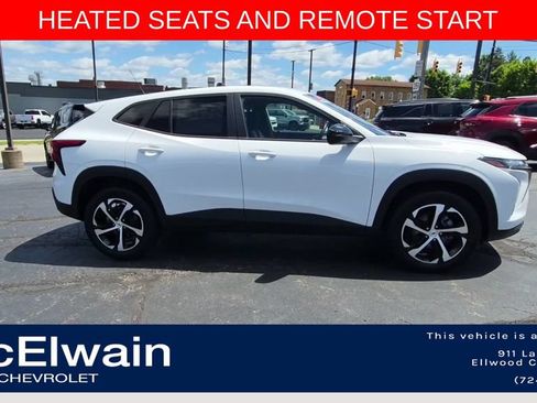 Used 2024 Chevrolet Trax RS w/ Driver Confidence Package FWD image 2