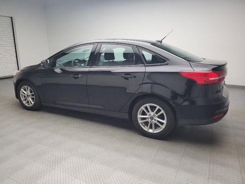 Used 2016 Ford Focus SE FWD image 3