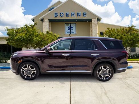 Used 2024 Hyundai Palisade Limited FWD image 2