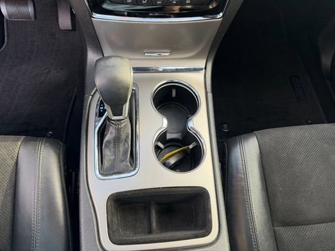 Used 2019 Jeep Grand Cherokee Altitude AWD/4WD image 39