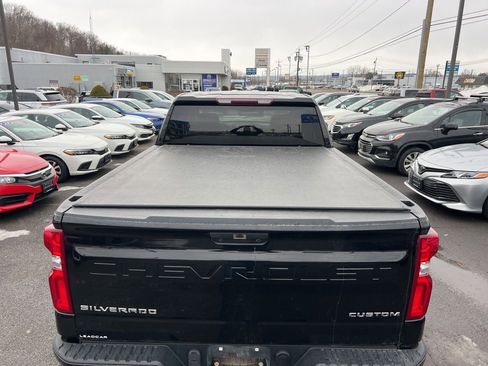 Used 2020 Chevrolet Silverado 1500 Custom w/ Custom Value Package image 22