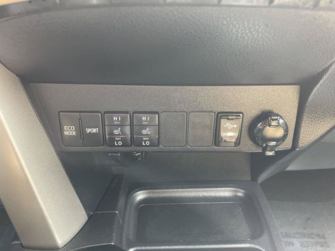Used 2018 Toyota RAV4 Limited w/ Protection Package AWD/4WD image 21