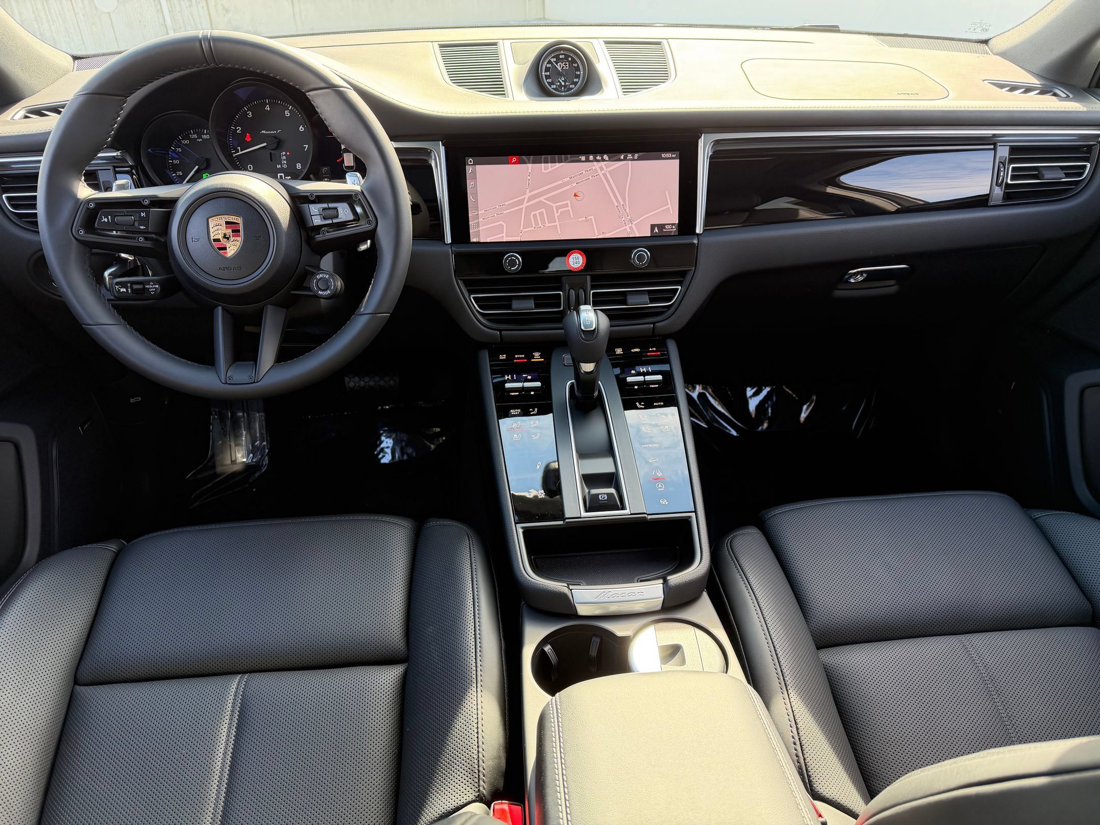 Used 2026 Porsche Macan Turbo AWD/4WD image 22