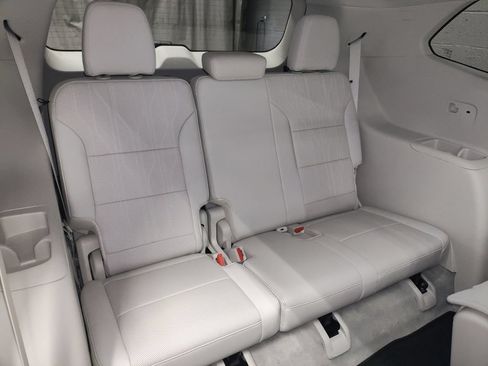 New 2026 Buick Enclave Avenir w/ Super Cruise Package AWD/4WD image 13