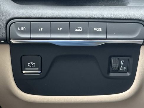 Certified 2023 Cadillac Escalade Premium Luxury AWD/4WD image 36