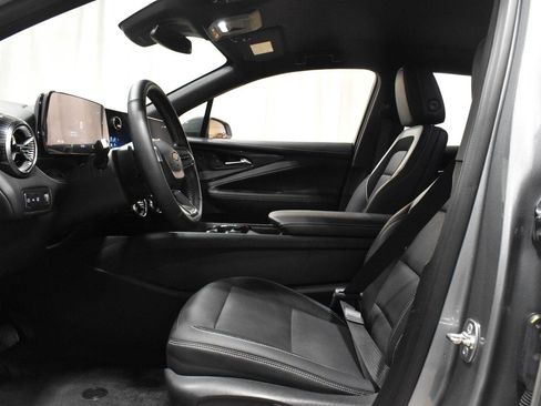 Used 2024 Chevrolet Blazer EV LT AWD/4WD image 3