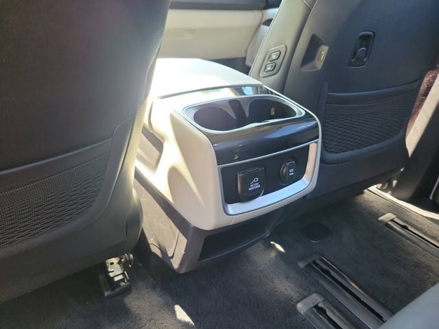 Used 2024 Kia Carnival FWD image 10