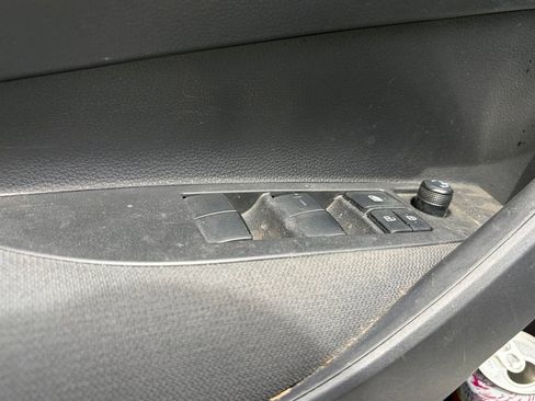 Used 2026 Toyota Corolla LE FWD image 5