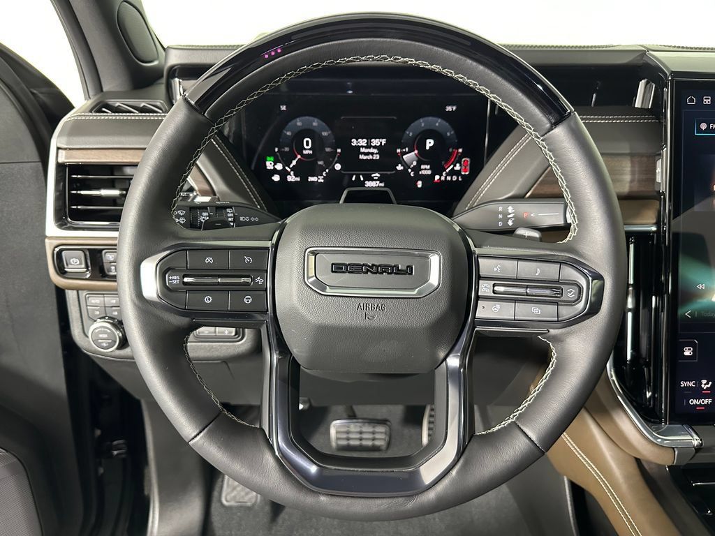 Used 2025 GMC Yukon XL Denali Ultimate AWD/4WD image 12