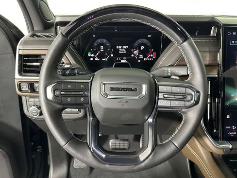 Used 2025 GMC Yukon XL Denali Ultimate AWD/4WD image 12