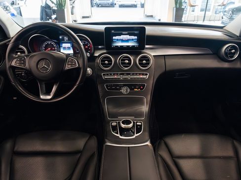 Used 2017 Mercedes-Benz C 300 4MATIC Sedan image 7