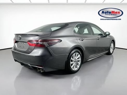 Used 2023 Toyota Camry SE FWD image 2